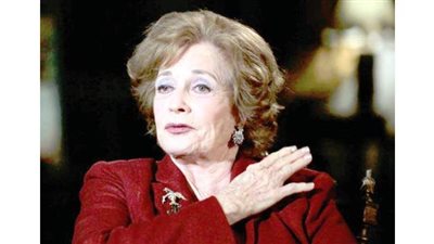 قرار رئاسي بمنح جيهان السادات وسام الكمال وإطلاق اسمها على محور الفردوس