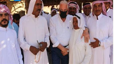 محافظ جنوب سيناء يلبي دعوة حضور حفل زفاف 