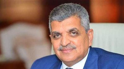 رئيس قناة السويس لإدارة الزمالك: نفسي تفرحونا مرة وتاخدوا الدوري