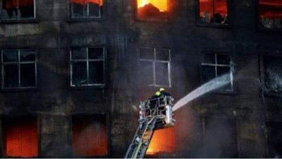 43 قتيلاً حصيلة حريق يلتهم مصنع أغذية ببنجلاديش