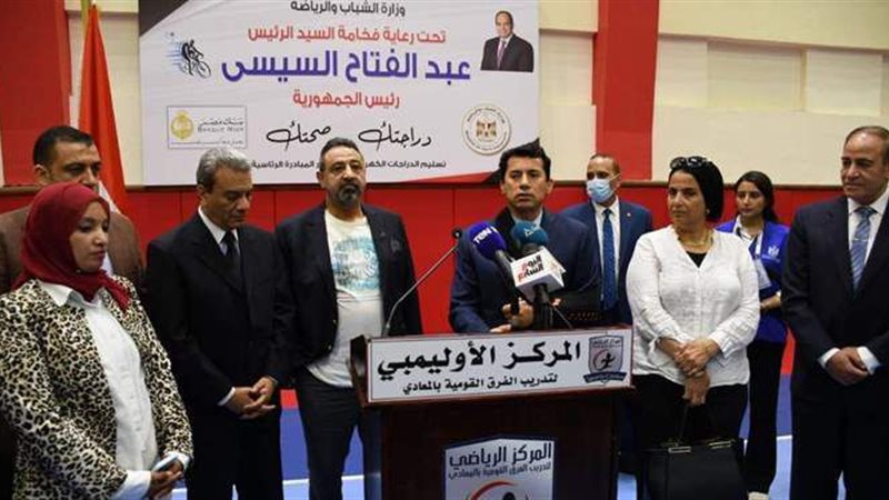 وزير الرياضة خلال