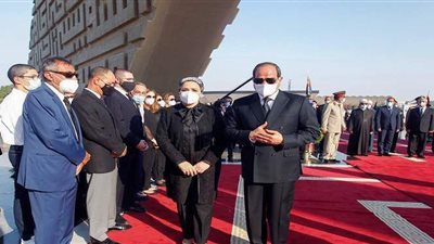 السيسي وقرينته يقدمان العزاء لأسرة الراحلة جيهان السادات | صور