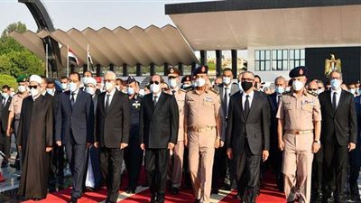 5 صور ترصد الجنازة العسكرية للراحلة جيهان السادات بحضور السيسي