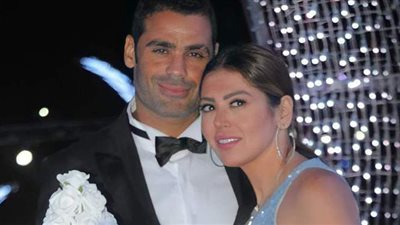 لقاء الخميسي تحتفل بعيد زواجها الـ17 من محمد عبد المنصف