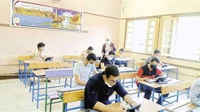 بدء امتحان اللغة العربية لطلاب الشعبة العلمية بالثانوية العامة 2021