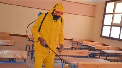 15 صورة ترصد تعقيم لجان الثانوية العامة بالأقصر قبل ساعات من بدء الامتحانات