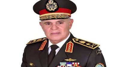 رئيس الأركان يعود إلى أرض الوطن بعد انتهاء زيارته لليونان