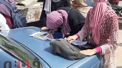 مراجعات نهائية لطلاب الثانوية قبل دخول لجان الامتحانات بالغربية | صور