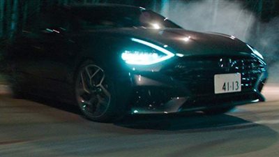 أول ظهور لـ هيونداي سوناتا N لاين فى فيلم سنيك آيز | فيديو