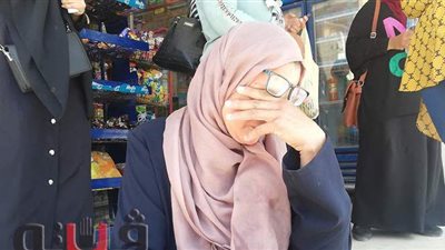 بكاء أولياء أمور الطلاب قبل دخول لجان الامتحان بالعريش | فيديو