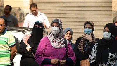 توتر أولياء الأمور أمام لجنة عابدين عقب دخول أبنائهم الامتحان | صور