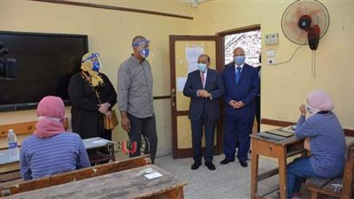 وزير التنمية المحلية ومحافظ القاهرة يتفقدان لجان امتحانات الثانوية بمدارس مصر الجديدة وعابدين