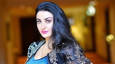 علم وعري.. أزمات في حياة صافيناز