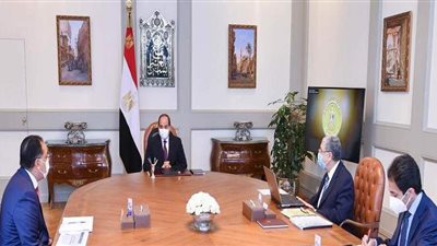 السيسي يتابع عددا من مشروعات وزارة الكهرباء في قطاعات الطاقة الجديدة والربط الكهربائي