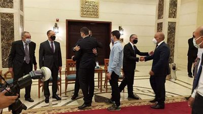 بدء مراسم عزاء جيهان السادات في مسجد المشير طنطاوي | صور