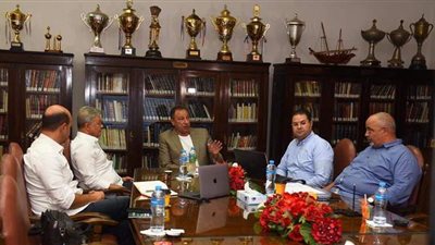 الخطيب يلتقي إدارة شركة الأهلي للمنشآت الرياضية