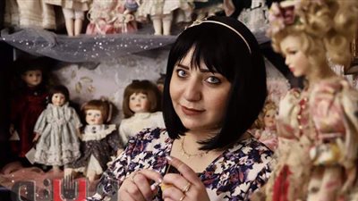 تخلت عن «متعة التدريس» بحثا عن «بهجة العرائس».. هايدي محسن سيدة «الأميجرومي» في مصر | فيديو