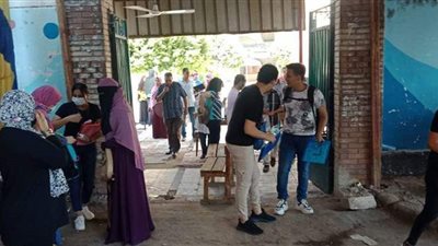 تطبيق الإجراءات الاحترازية على طلاب الثانوية قبل دخول اللجان بأسيوط