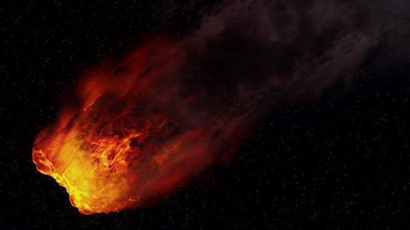 انفجار نيزك يضيء