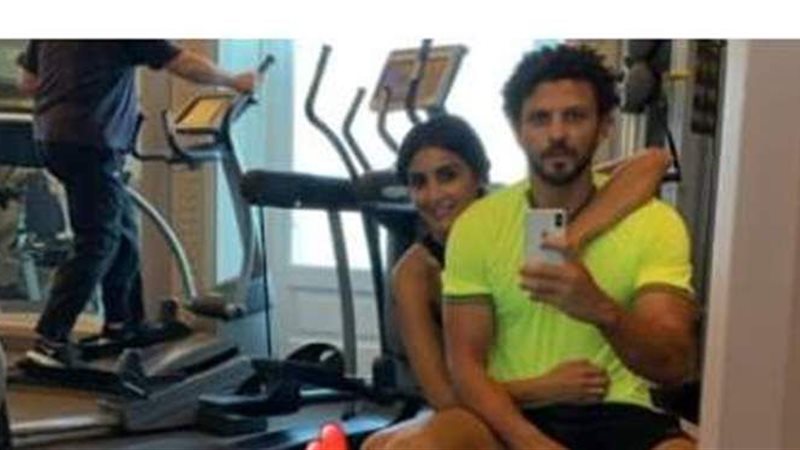 حسام غالي وزوجته