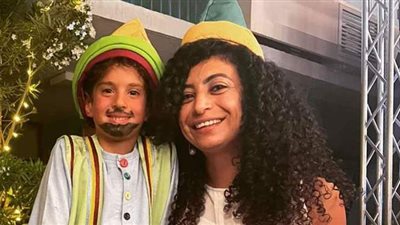 كاتبة السيناريو دينا نجم لفريق عمل 