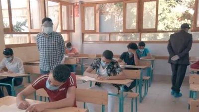 ضبط طالبين نشرا أجزاء من امتحان اللغة العربية على مواقع التواصل