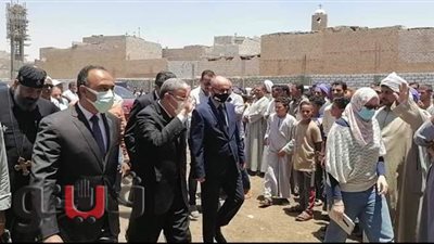 محافظ المنيا وسفير قبرص يشاركان في جنازة ضحايا حريق مزارع الطماطم | فيديو