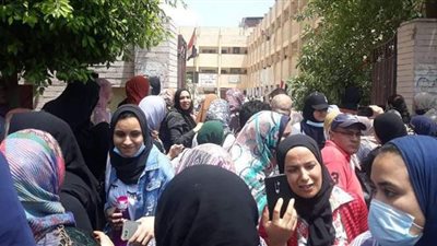 بث مباشر.. تباين آراء طلاب الثانوية العامة بالدقهلية حول امتحان اللغة العربية | فيديو