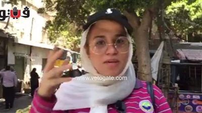 طالبة بالشعبة الأدبية: 