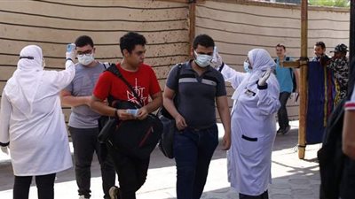 ضبط طالب لتصويره الامتحان وآخر مزق ورقة الأسئلة بالقليوبية