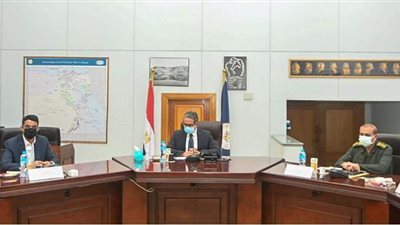 تمهيدا للافتتاح في أكتوبر.. وزير الآثار ينافش الخدمات السياحية بالمتاحف