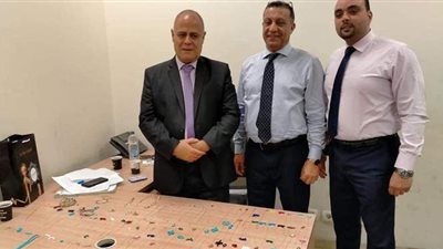 ضبط 144 قطعة ذهبية حول جسد راكبة بمطار القاهرة