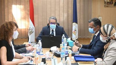 قبل إطلاقها رسميا.. وزير السياحة يطلع علي المسودة الثانية لحملة الترويج