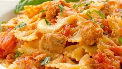 خفيفة وسهلة التحضير.. طريقة عمل مكرونة بالتونة