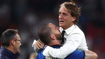 بكاء روبرتو مانشيني بعد تتويج إيطاليا بكأس الأمم الأوروبية | فيديو