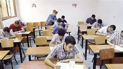 تداول امتحان مادة اللغة الأجنبية الثانية لطلاب الثانوية العامة