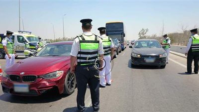 سحب 4021 رخصة لعدم تركيب الملصق الإلكتروني