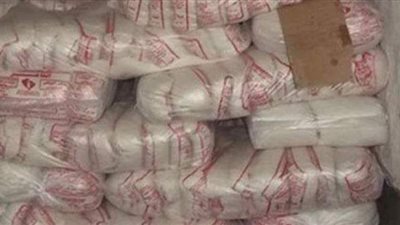 إحباط محاولة بيع 1.5 طن سكر و420 عبوة زيت تمويني بالسوق السوداء بالقاهرة
