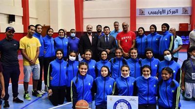 وزير الرياضة يشهد لقاء للاعبي الموهبة والبطل الأوليمبي في كرة السلة