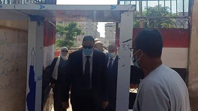 محافظ الدقهلية يتابع الإجراءات الاحترازية أمام لجان الثانوية العامة | فيديو
