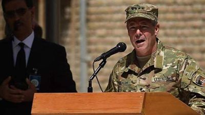 قائد القوات الأمريكية في أفغانستان يتنحى عن منصبه
