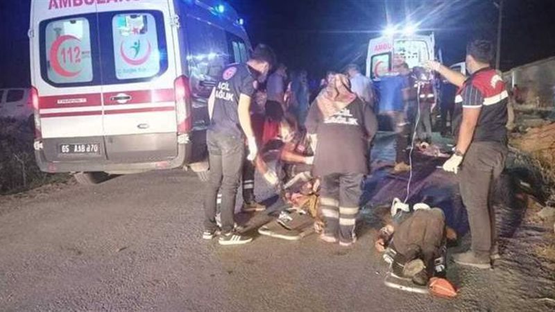 انقلاب حافلة تقل