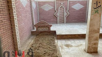 13 صورة ترصد المشاهد الأخيرة من جنازة شقيق رامي صبري