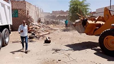 محافظ الوادي الجديد: نقل مخازن الخردة خارج الكتل السكنية