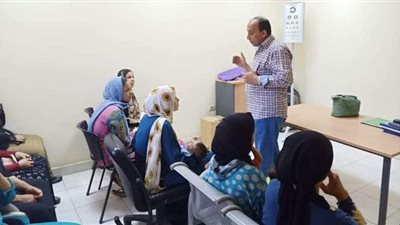 صحة المنيا: الكشف على 900 سيدة في قافلة لتنظيم الأسرة والصحة الإنجابية