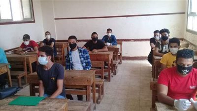 اليوم.. طلاب الشعبة الأدبية بالثانوية العامة يؤدون امتحان اللغة الأجنبية الثانية