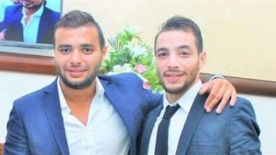 وصول رامي جمال إلى مسجد الشرطة لصلاة الجنازة على كريم صبري | صور