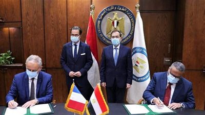 البترول: توقيع عقد الأعمال الهندسية لرخص تصنيع مشروع مجمع البحر الأحمر مع أكسنس الفرنسية