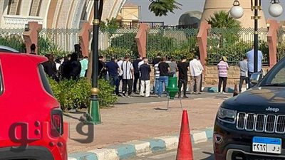 صلاة الجنازة على جثمان شقيق الفنان رامي صبري بمسجد الشرطة | فيديو