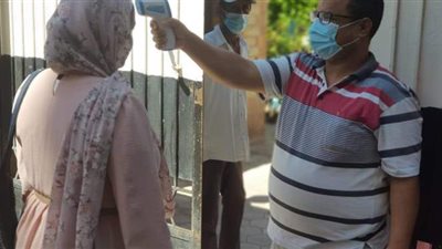 بث مباشر.. لحظة دخول طلاب الثانوية العامة إلى لجان الامتحانات بمطروح | فيديو